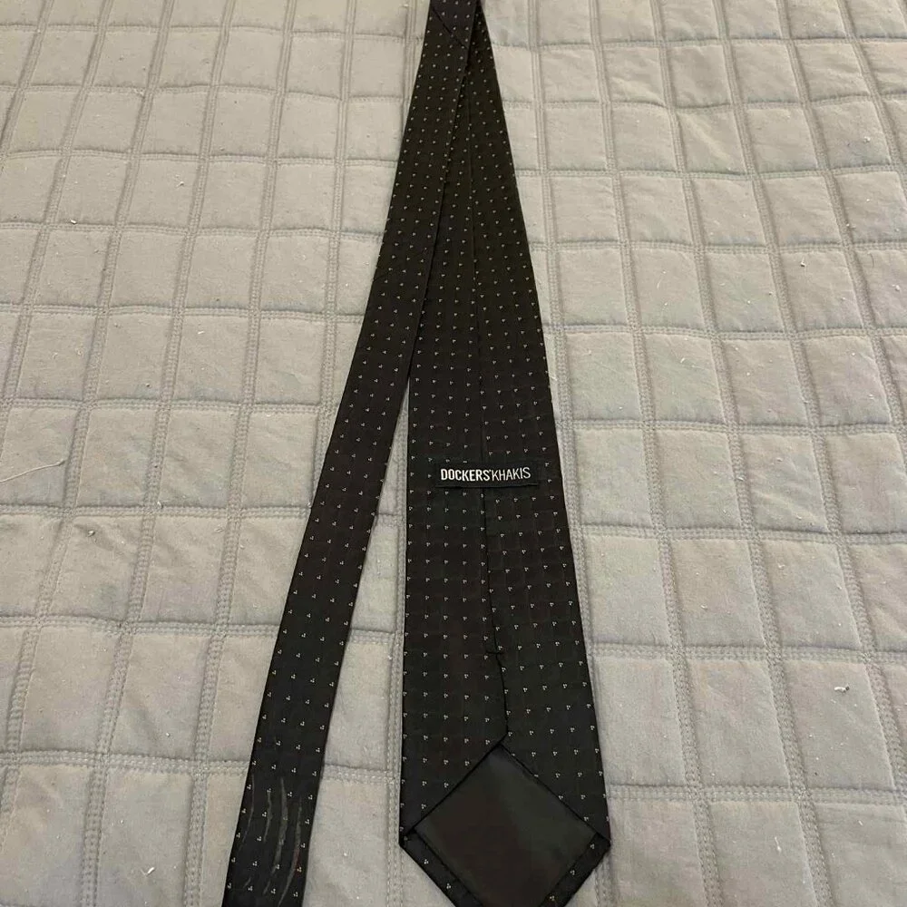 NWOT Docker's Black Polka Dot Tie